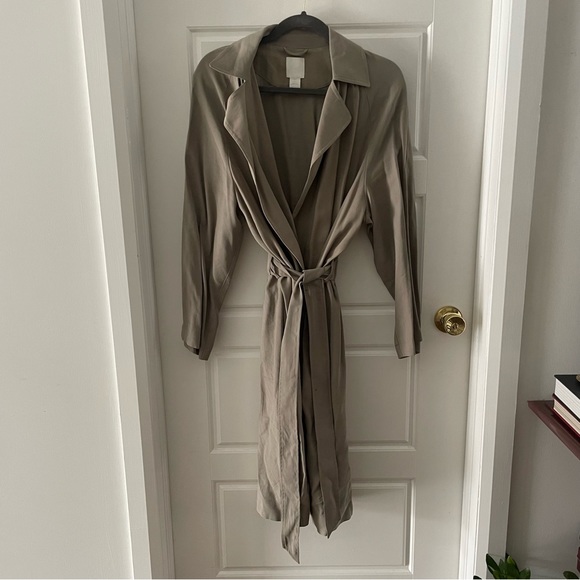 H&M buttonless trench coat with belt US Size Small - Picture 2 of 4